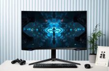 视频展示了三星Odyssey G7游戏显示器