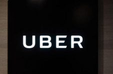 Uber的最新功能可让骑手按小时预订并多次停车