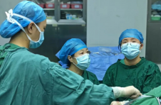 术后无痕｜经阴道单孔腹腔镜下左侧卵巢囊肿剔除术